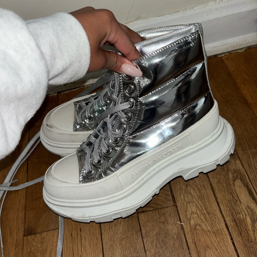 ALEXANDER MCQUEEN METALLIC SNEAKERS
